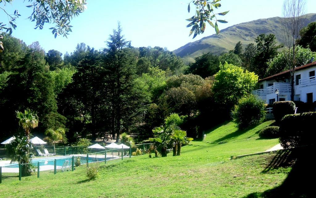 Las Ardillas Cabanas Y Suites La Falda Bagian luar foto