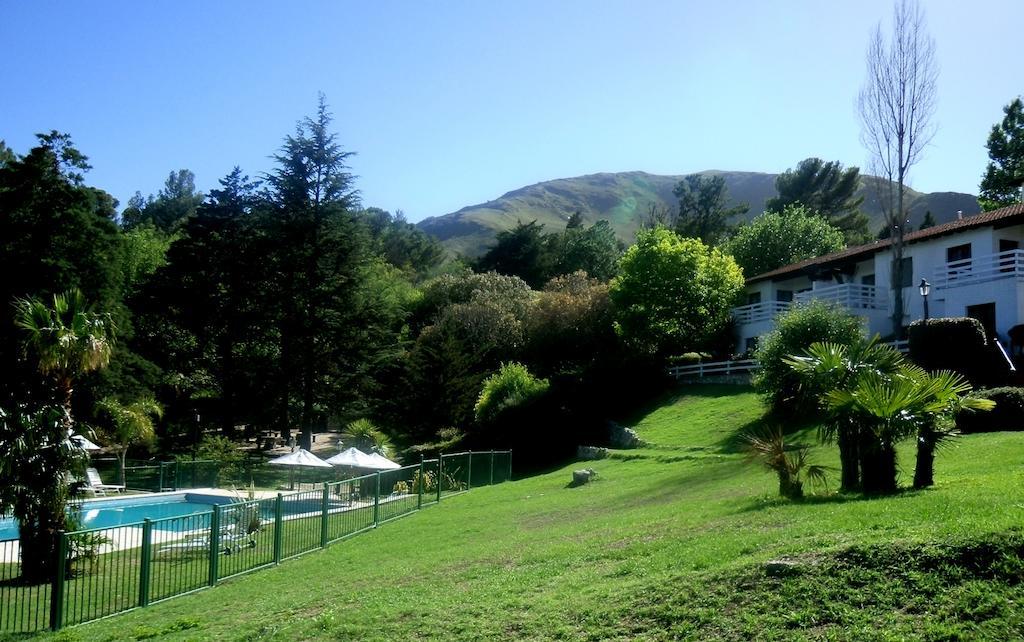 Las Ardillas Cabanas Y Suites La Falda Bagian luar foto