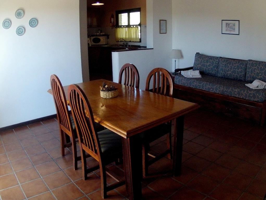 Las Ardillas Cabanas Y Suites La Falda Ruang foto