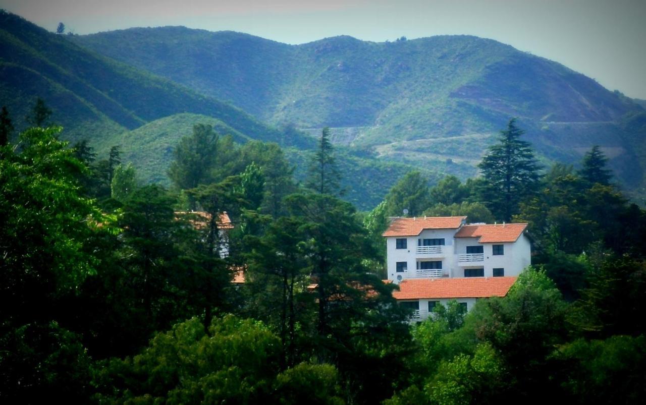 Las Ardillas Cabanas Y Suites La Falda Bagian luar foto