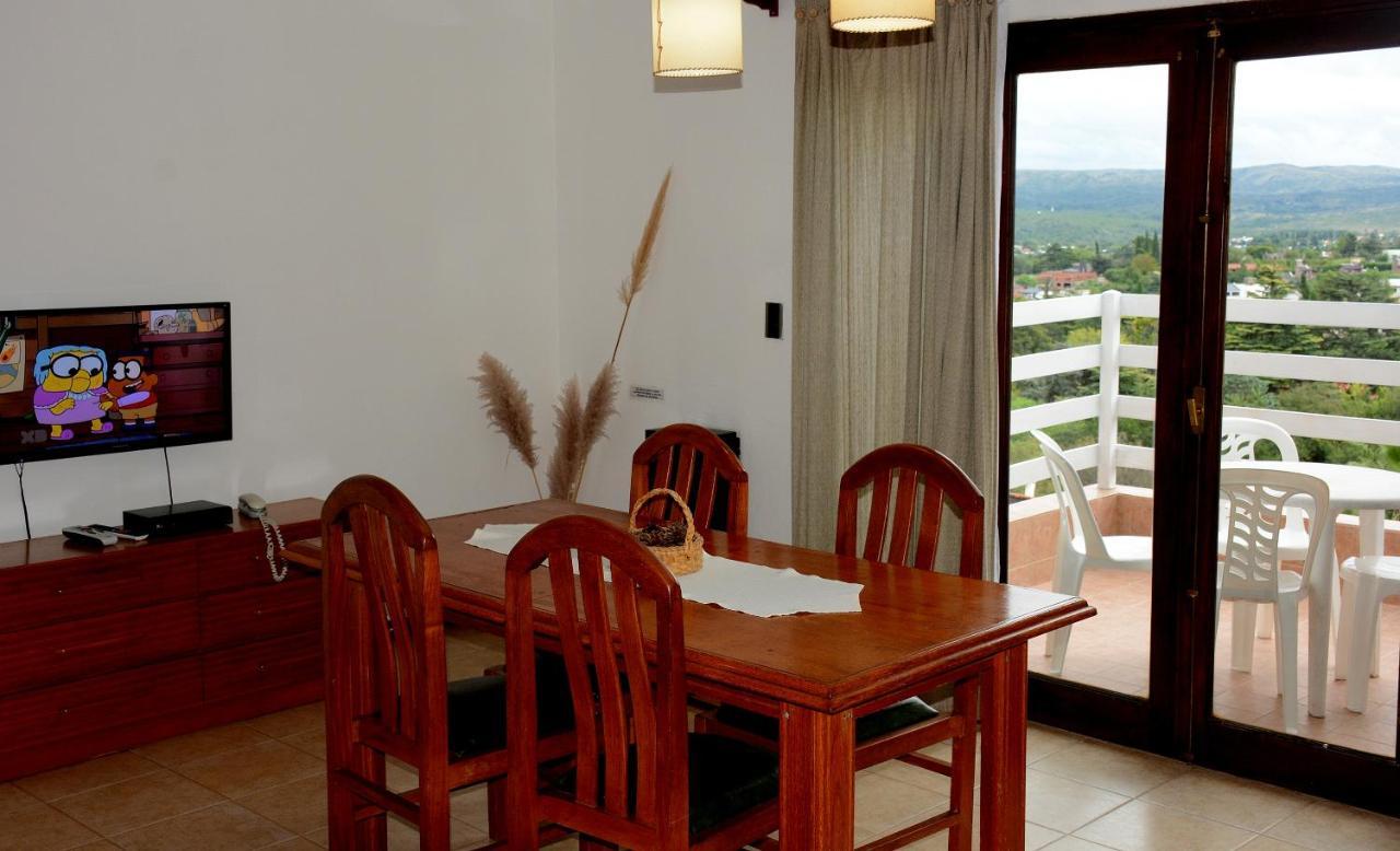 Las Ardillas Cabanas Y Suites La Falda Bagian luar foto